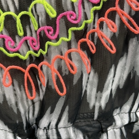 Miken Coverup Womens XL Black White NWT Zig Zag Pattern Embroidered Sheer Poncho - Picture 8 of 16